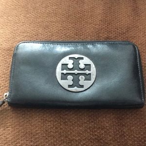 Tory Burch Zip Continental Wallet